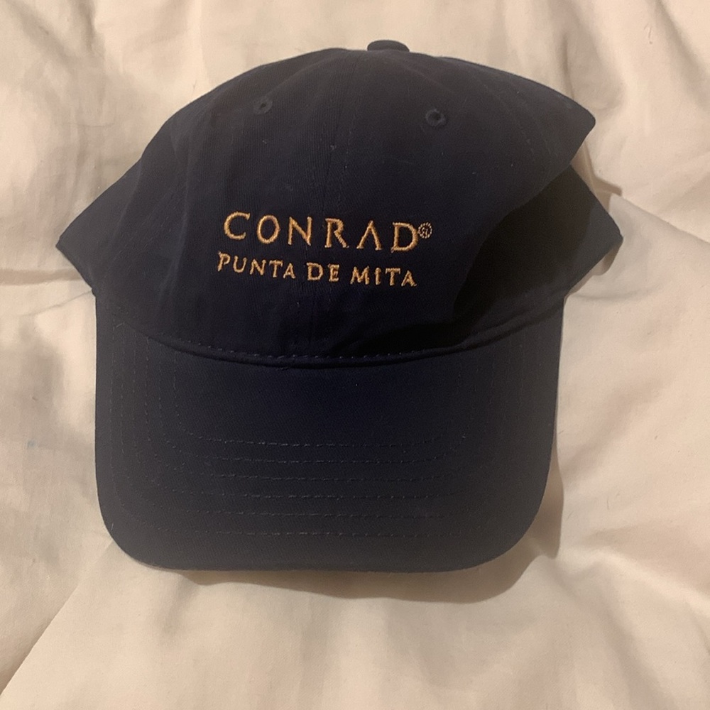 Brand new rare navy authentic Conrad Punta de Mita 🧢 cap, must have!